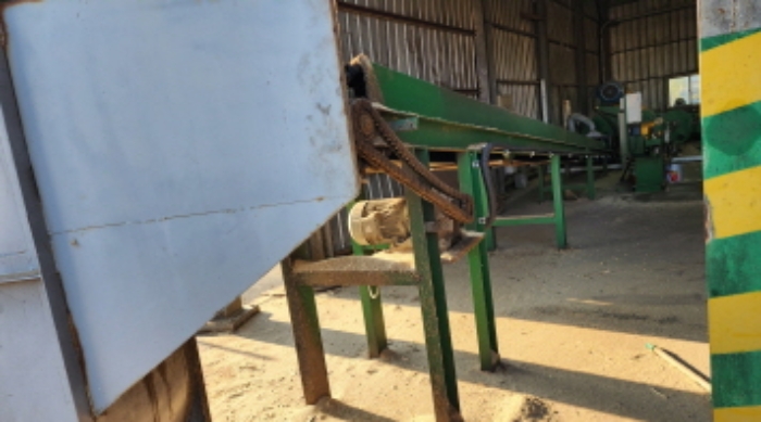 목록1 토지 및 목록2 건물에 설치된 우드칩생산시설 및 보관시설 1식