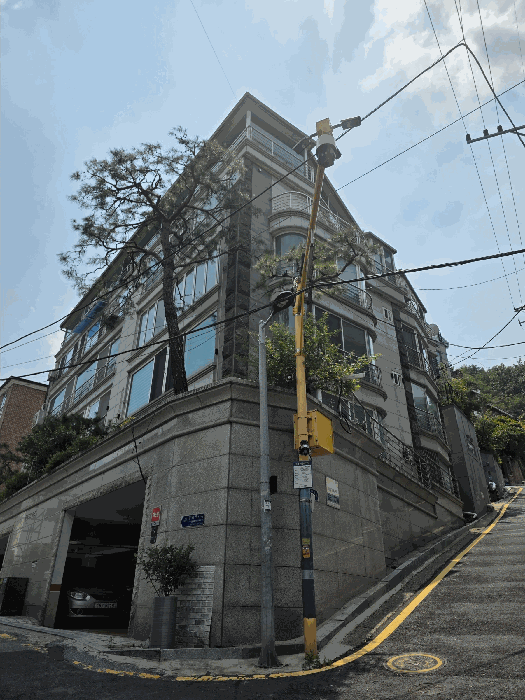 본건 소재 건물 전경