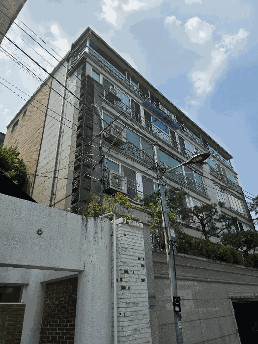 본건 소재 건물 전경