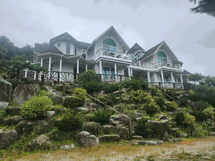 본건 기호(8) 건물 전경