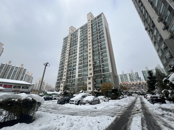 본건 소재 건물 전경1