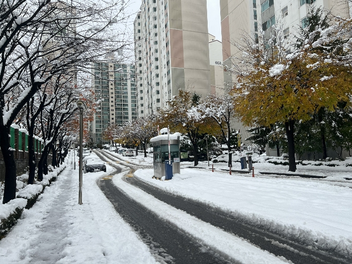 아파트단지 진출입구