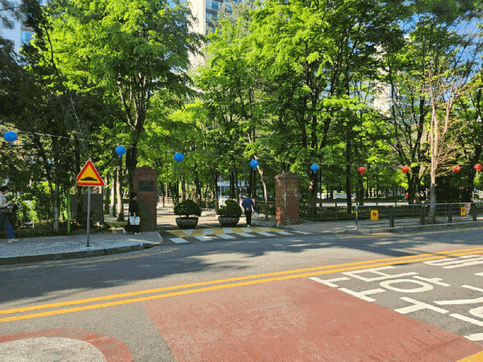 단지 후면 입구