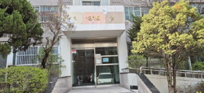 공동현관 출입문