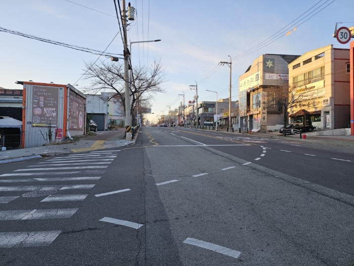 접면도로 및 주위환경