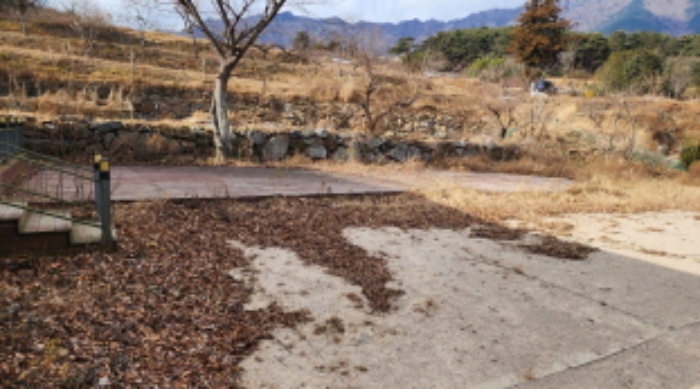 부동산의 표시 2. 제시외 테크