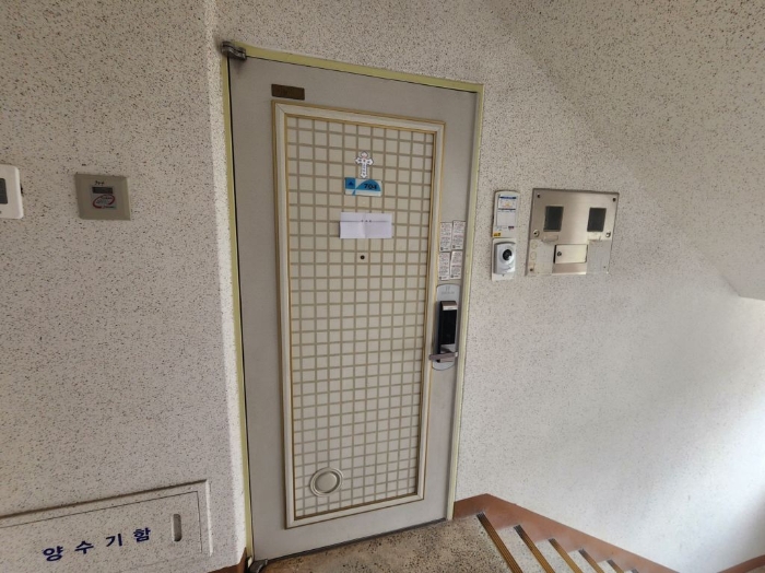 본건 현관 전경