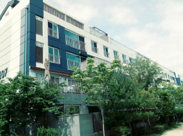 * 본건 1동 건물 전경