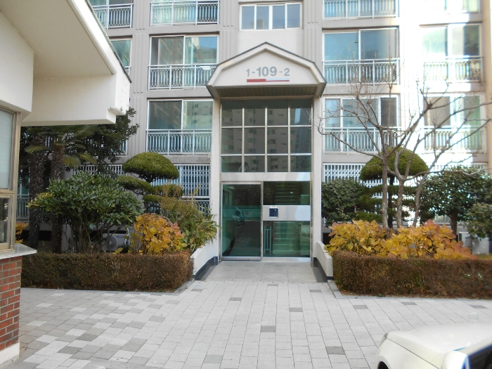 [109동 1호,2호 라인 출입문]