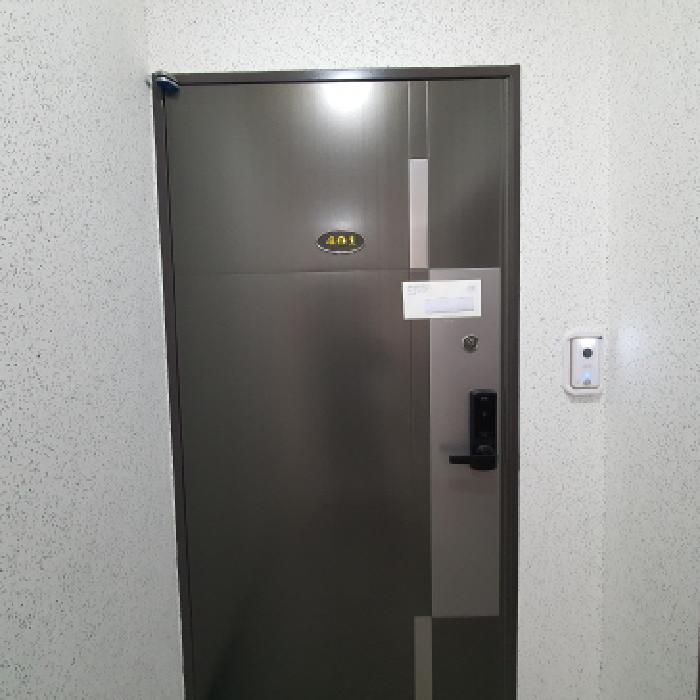 401호 세대현관문 전경 