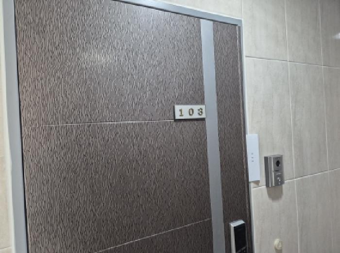 세대출입문(103호)