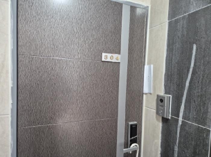 세대출입문(304호)