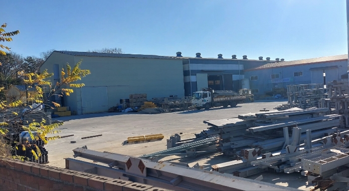 [ 본건 토지 및 건물 ]