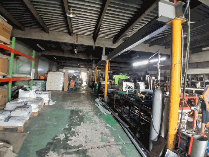 1층 공장 내부