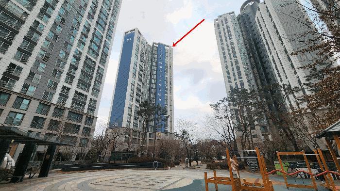 본건(213동) 및 단지내 전경 : 남서측에서 촬영