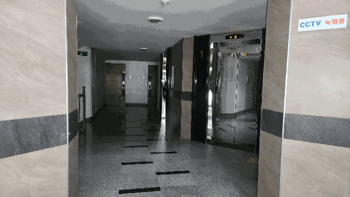 13층 승강기홀