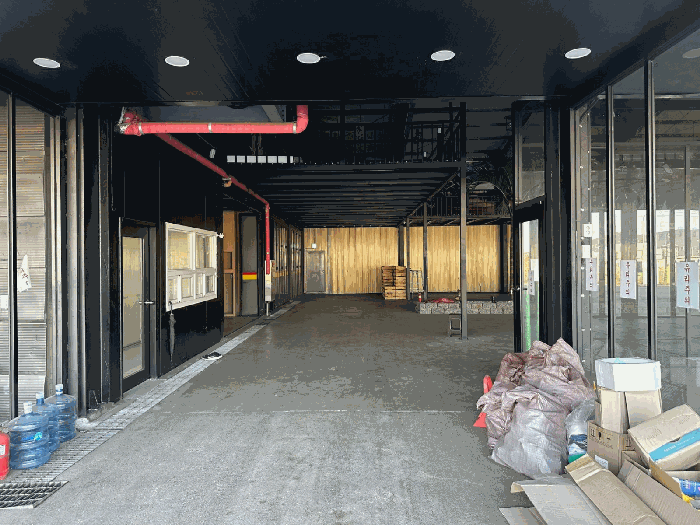 (8)1층 : 내부 전경