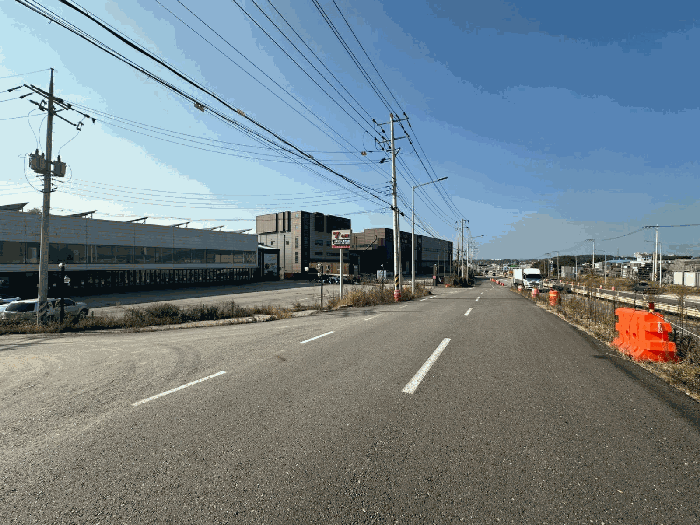 본건 : 동측 전경