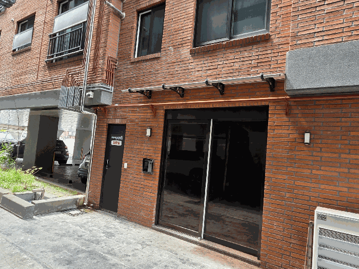 1층 주택 출입구