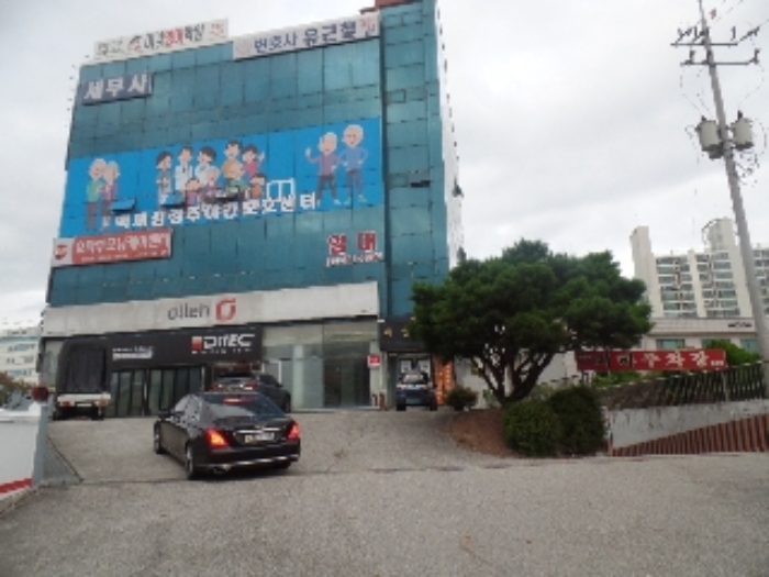 기호 1. 남측 및 기호 2. 건물