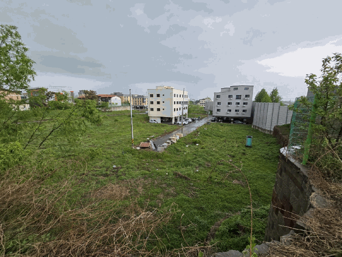 [본건전경(남측에서 촬영)]