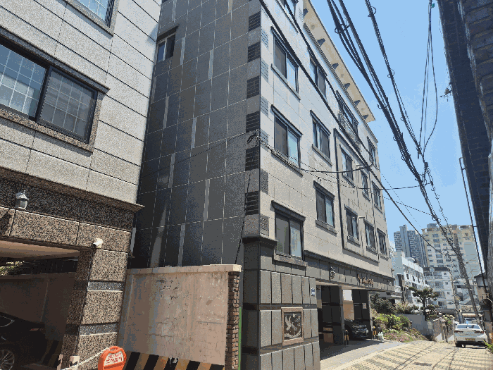 본건 전경(남서측에서 촬영)