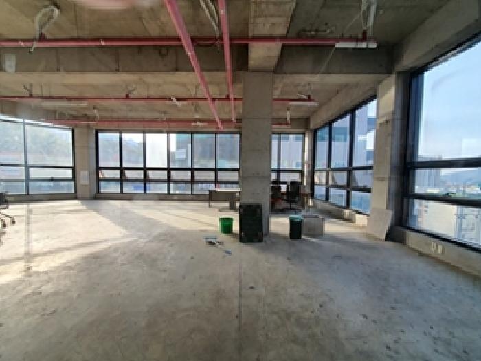 기호4 우측 내부