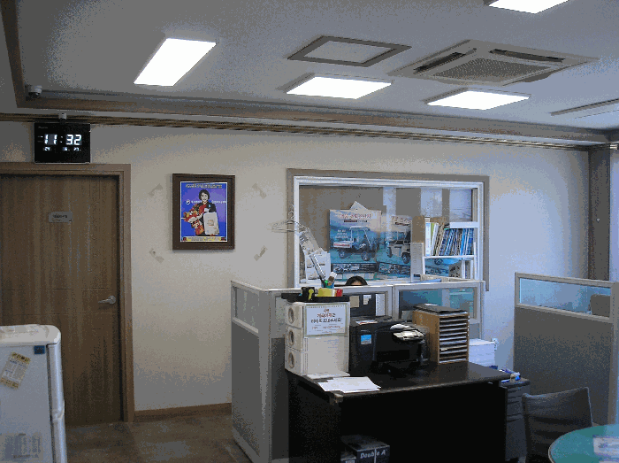 본건 기호4(가) 2층 사무실 내부