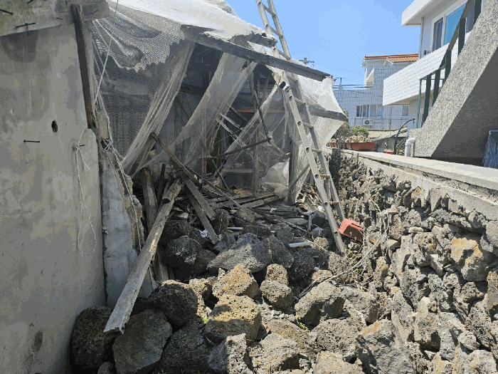 기호(1) 후면 파손