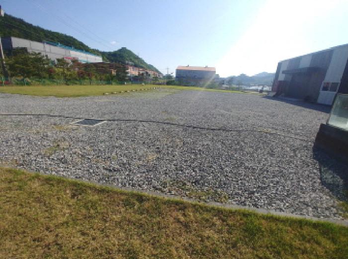 공장 마당 모습