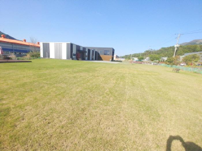 공장 마당 모습