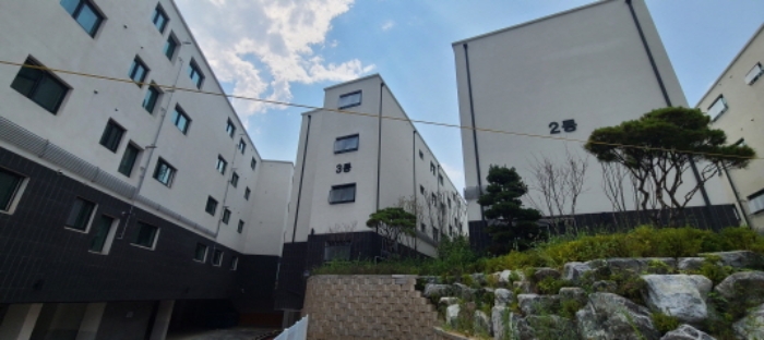 목록 2 4