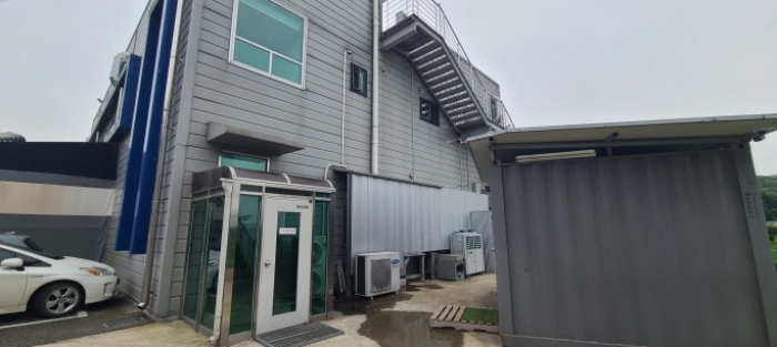 목록 6 건물 및 목록 1 토지 상 제시외 컨테이너 전경