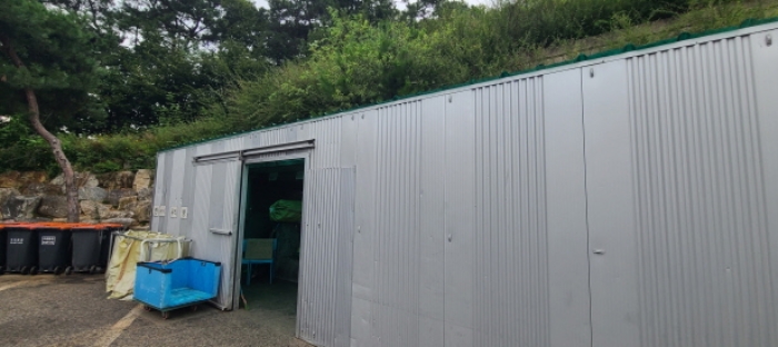 목록 1 토지상 제시외 쓰레기장 전경