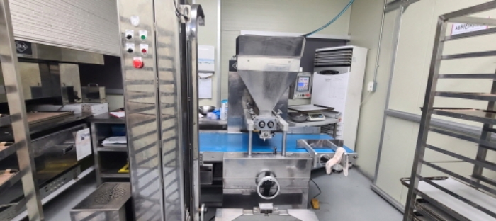 공장내 소재하는 공장저당 기계 전경