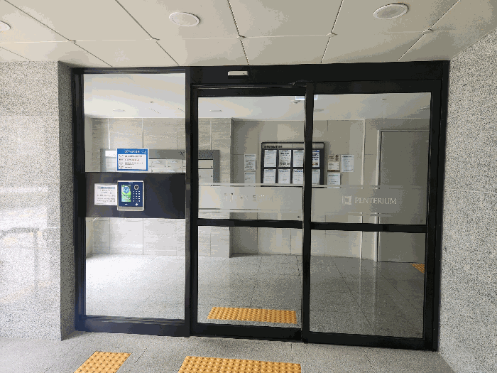 1층 공용출입구