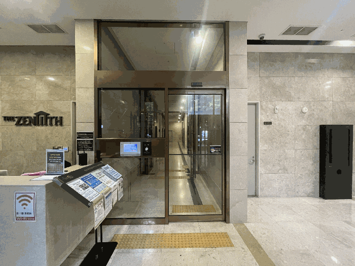 본건 1층 공동현관문