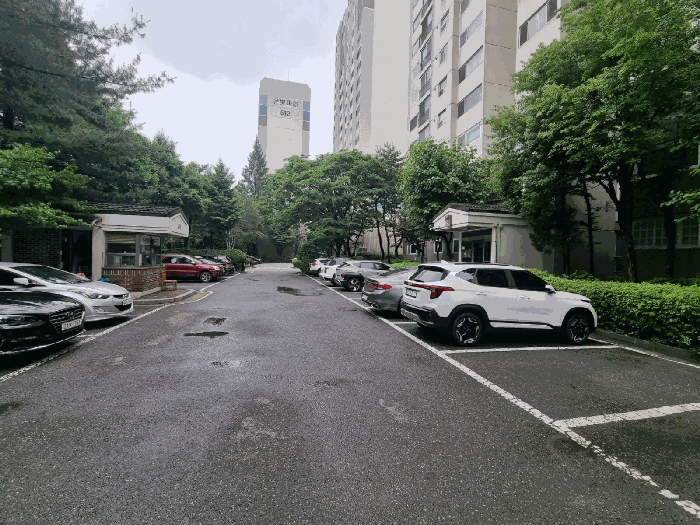 본건 건물 지상 주차장