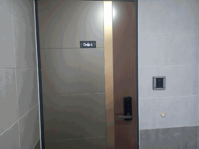 기호(14) 현관 출입문