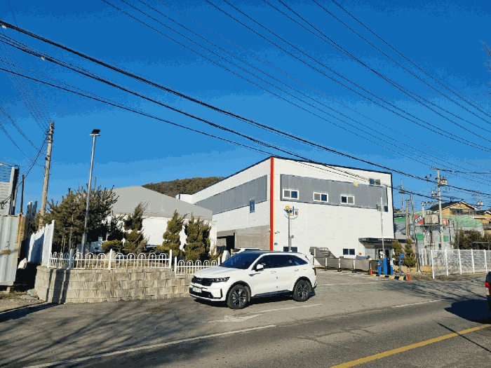 본건 남서측에서 촬영