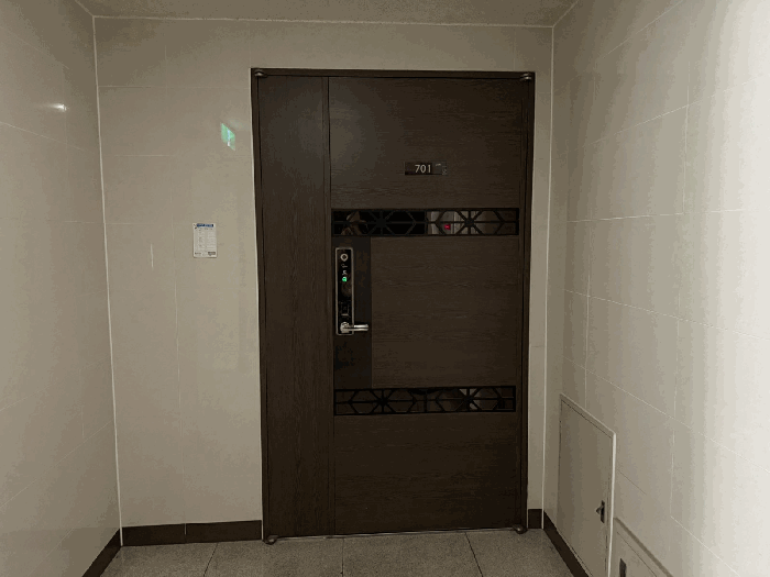 7층 701호