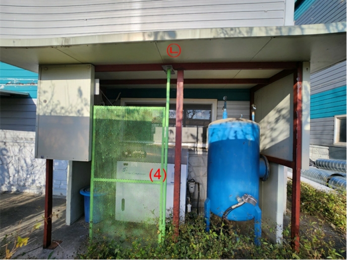 일련번호(4) 및 제시외건물(ㄴ)