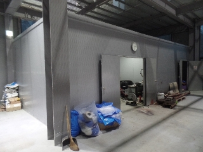 제시외 ㅂ.공무실 및 창고(2층 1호)