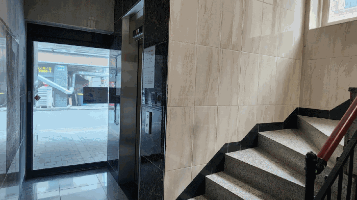 기호(2) 건물 1층 승강기 및 계단실