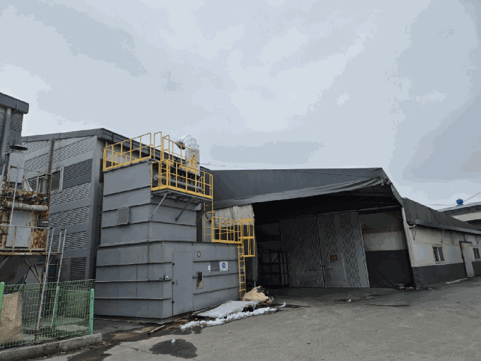 기호4건물 및 제시외건물㉠