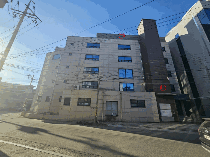 본건전경 및 제시외 건물㉠,㉡ (북측에서 촬영)