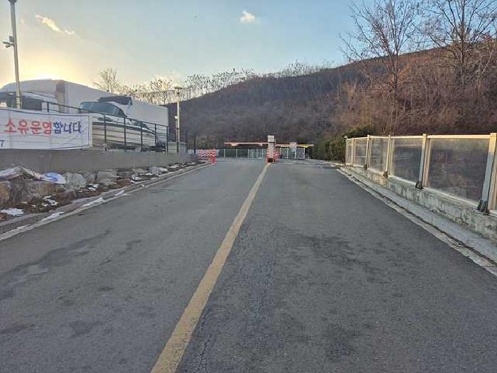 주차장진입로 입구
