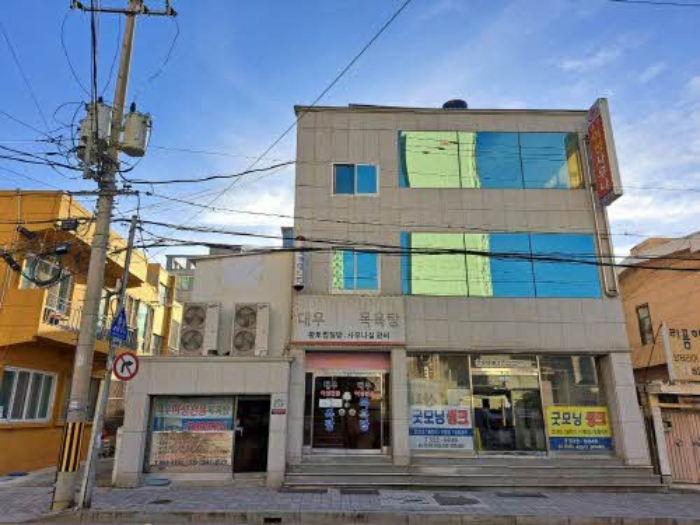 본건 전경(도로 맞은편에서 촬영)