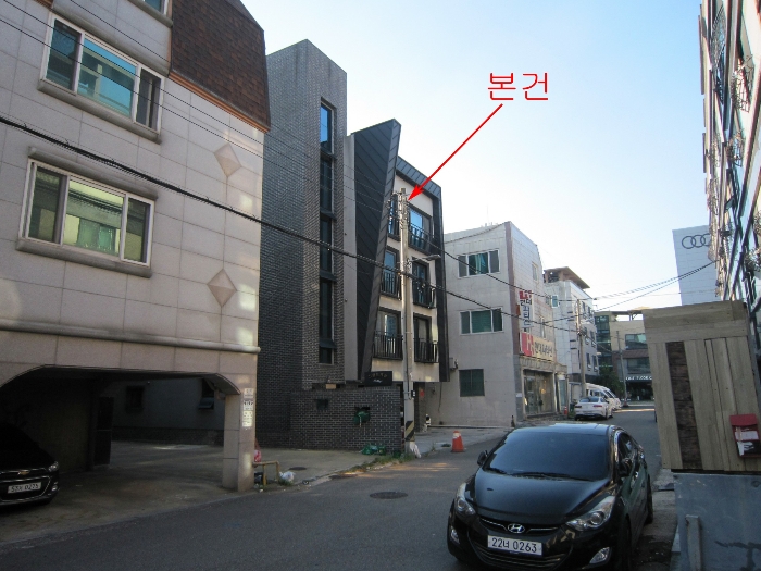 본건 및 주위전경(남동측에서 촬영)