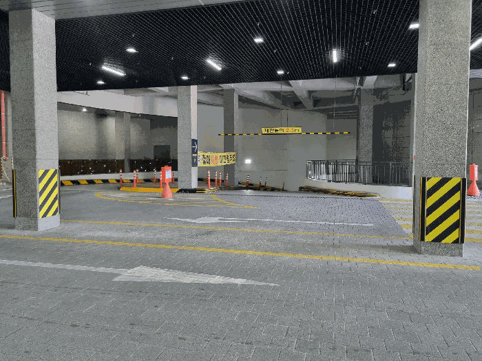 본건 건물 지하주차장 출입구